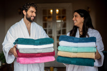 Load image into Gallery viewer, HOME ESSENTIALS | 8-Piece Towel Set
